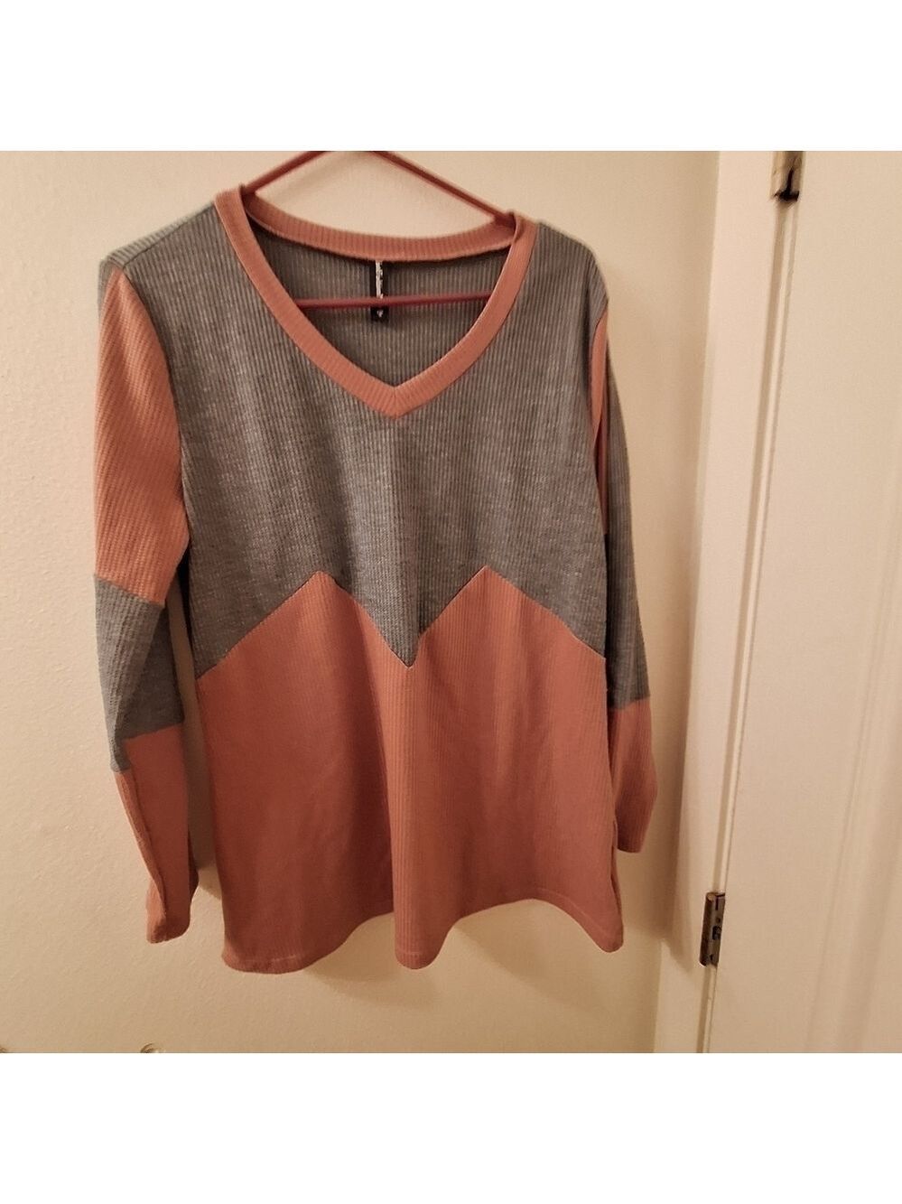 Just Fashion Now Gray Pink Long Sleeve Top